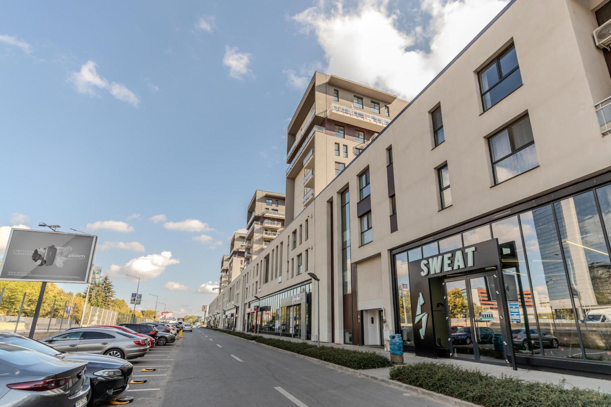 Perfect Stay: Urban Heaven In Aviatiei Business Area Bukares Bagian luar foto