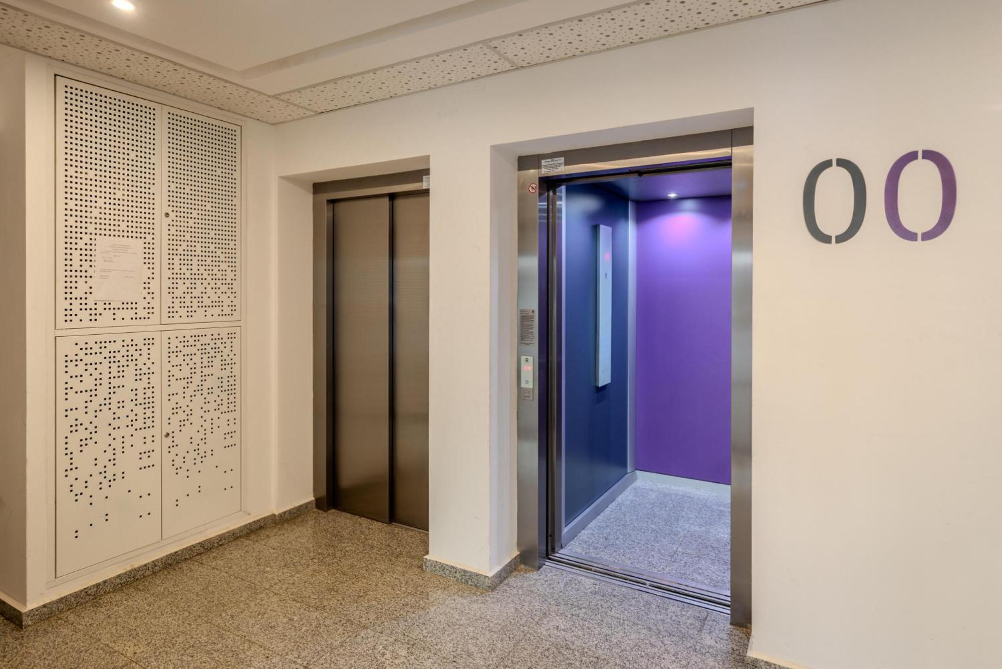 Perfect Stay: Urban Heaven In Aviatiei Business Area Bukares Bagian luar foto