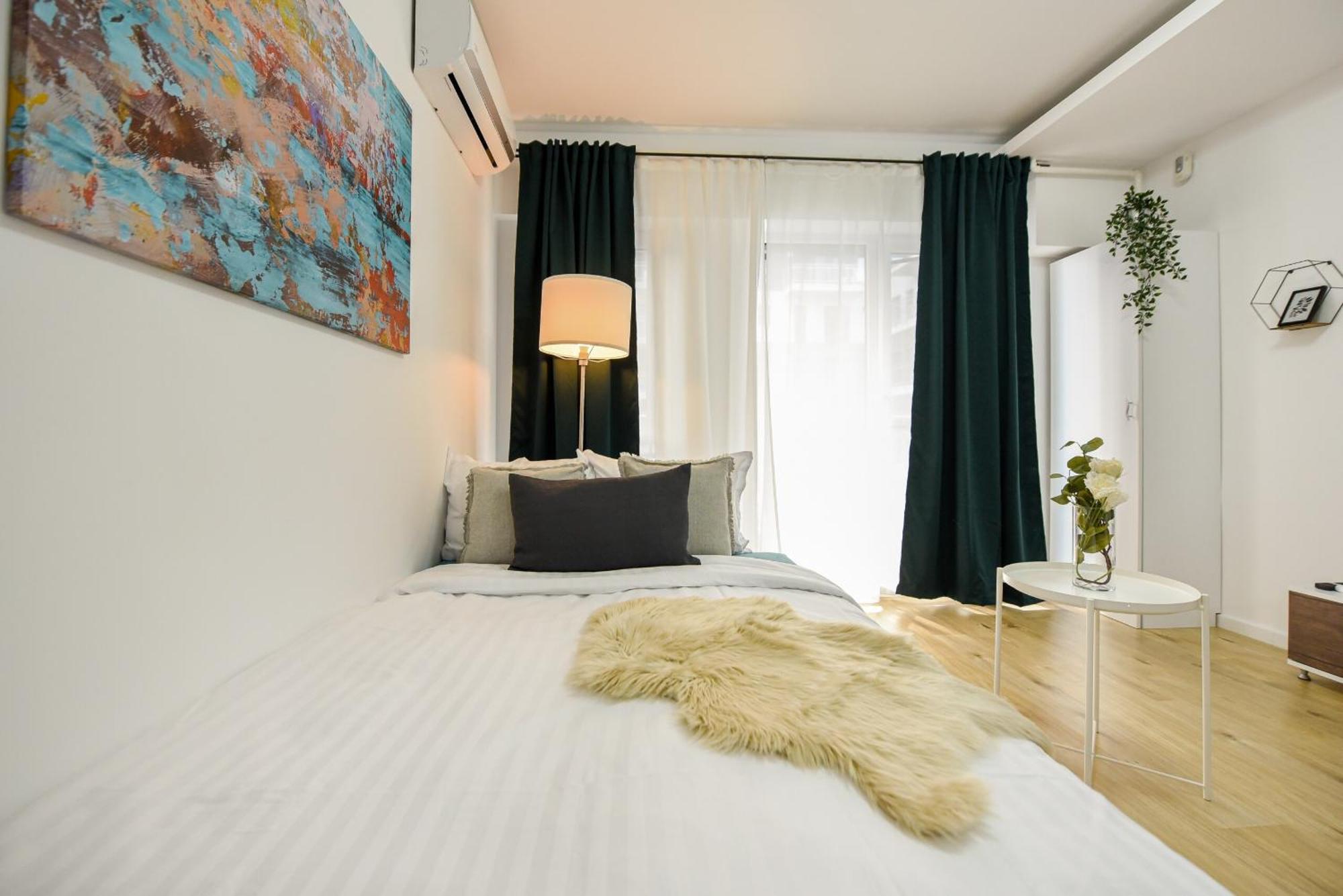 Perfect Stay: Urban Heaven In Aviatiei Business Area Bukares Ruang foto