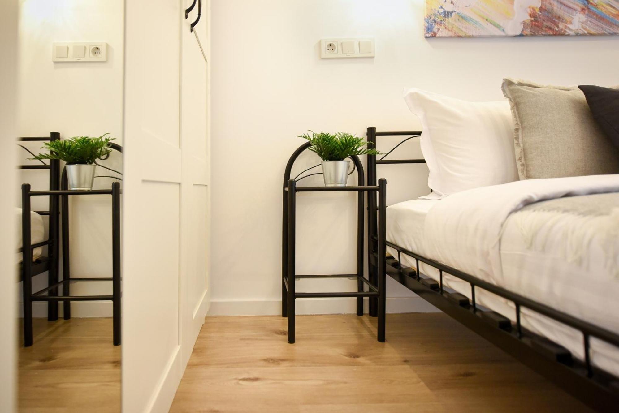 Perfect Stay: Urban Heaven In Aviatiei Business Area Bukares Ruang foto