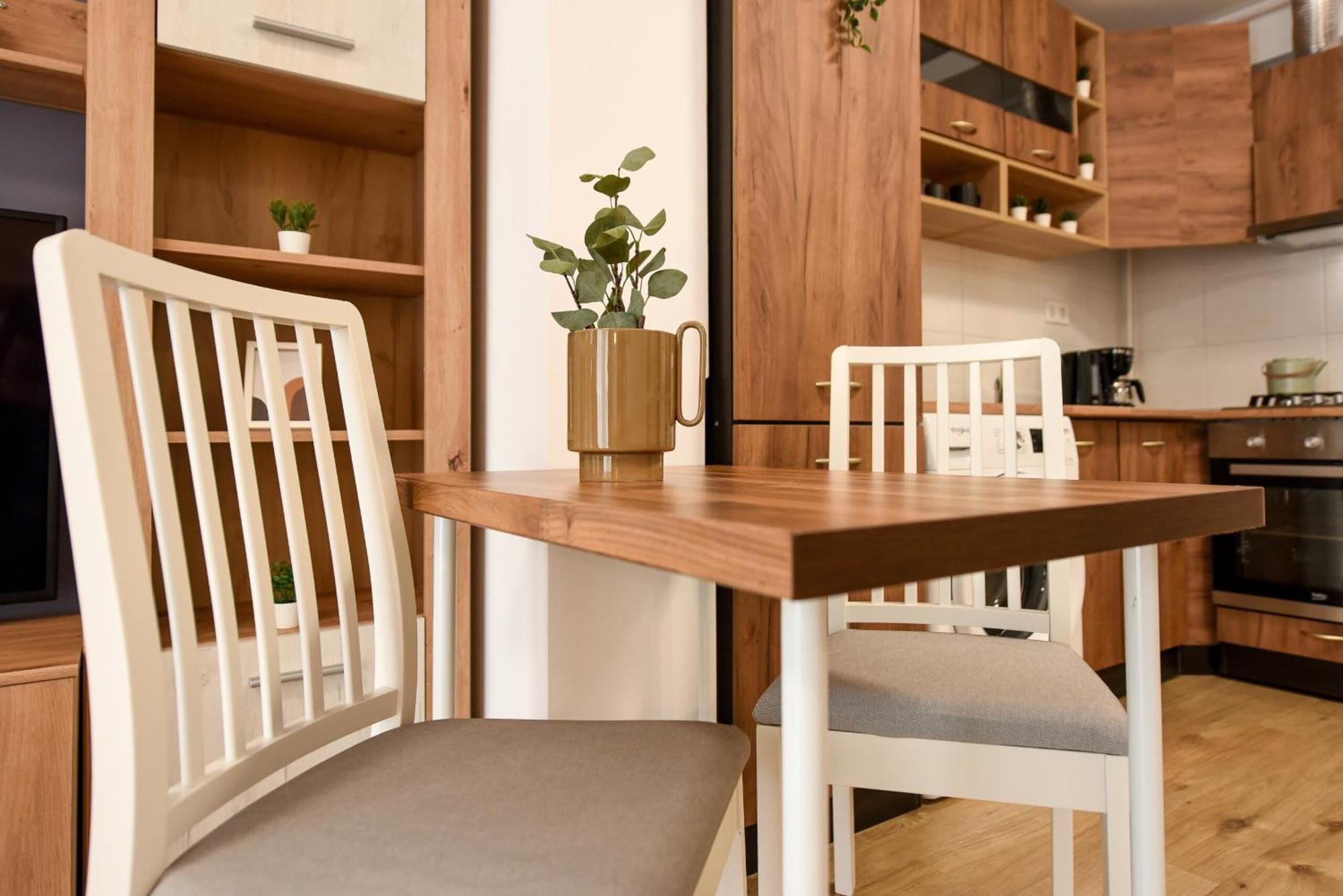 Perfect Stay: Urban Heaven In Aviatiei Business Area Bukares Ruang foto