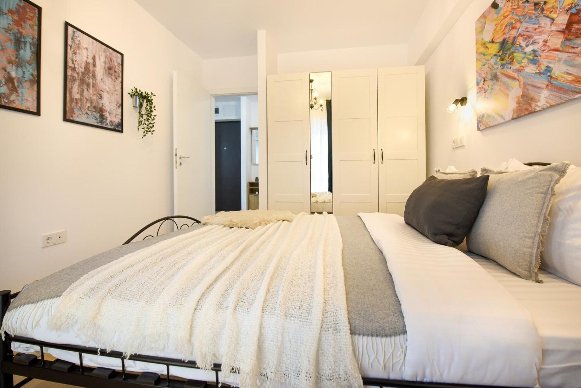 Perfect Stay: Urban Heaven In Aviatiei Business Area Bukares Ruang foto
