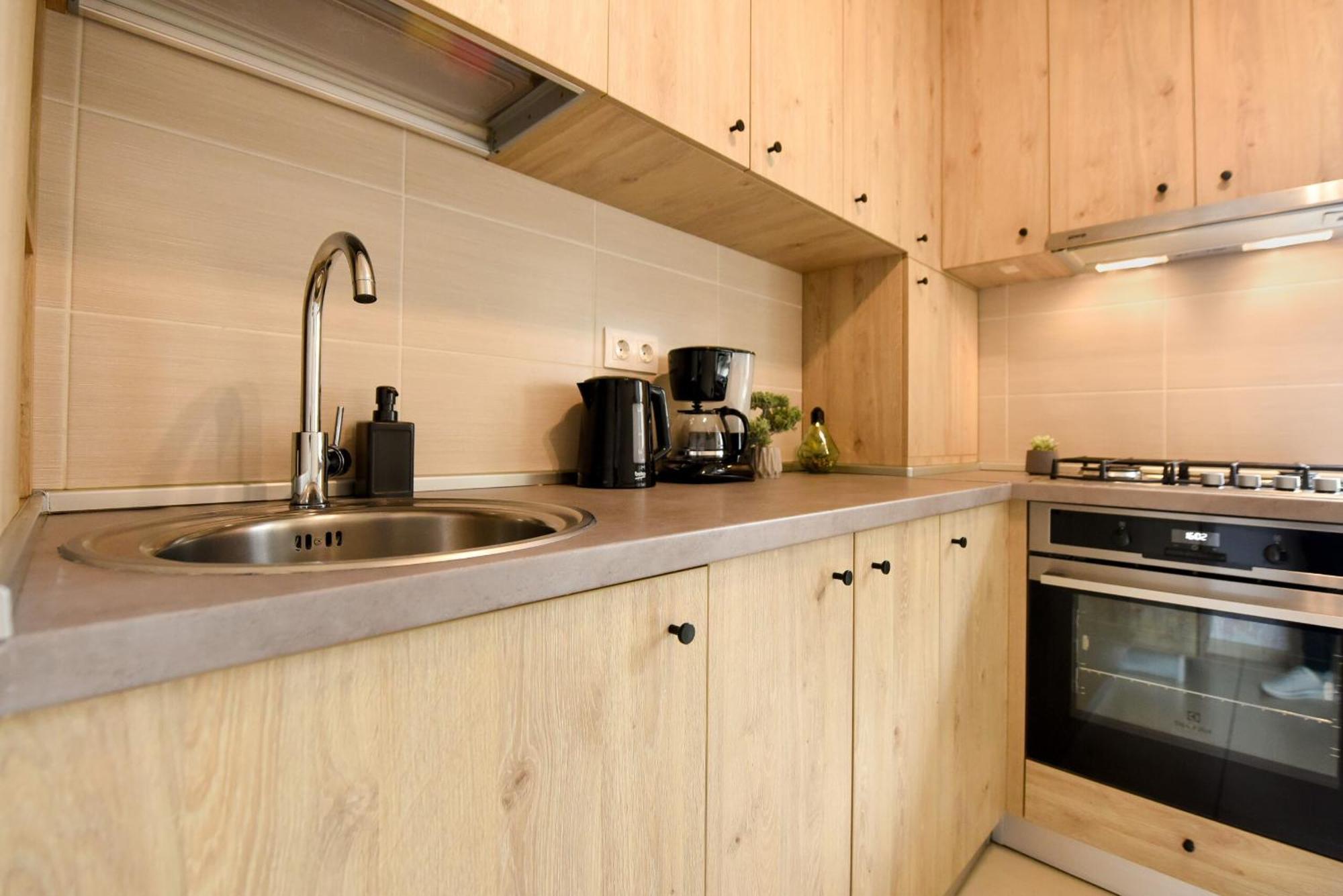 Perfect Stay: Urban Heaven In Aviatiei Business Area Bukares Ruang foto