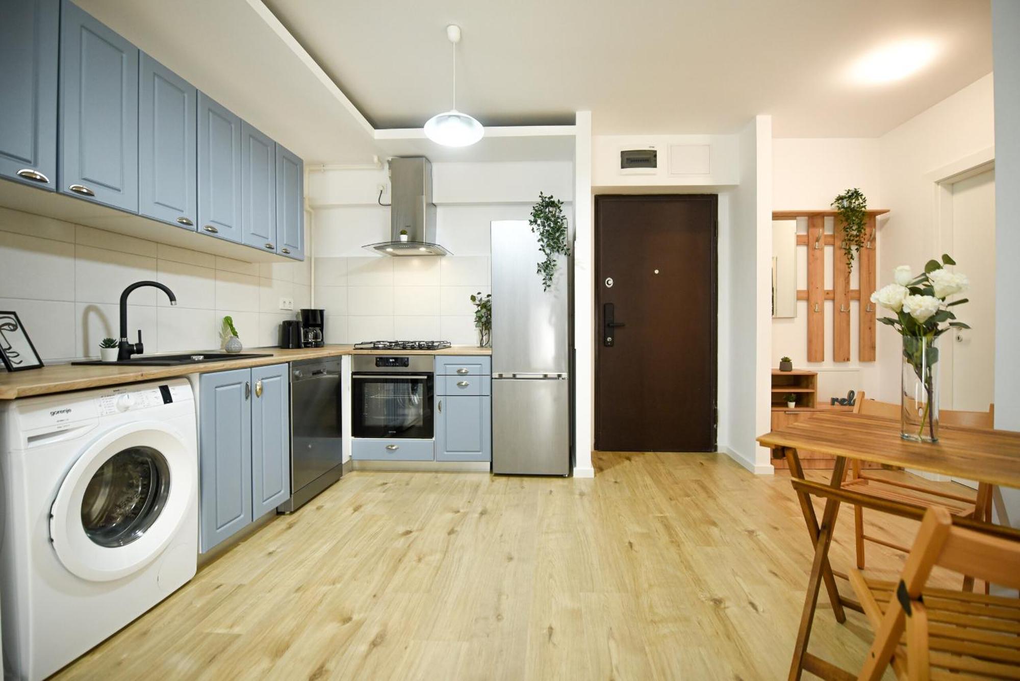 Perfect Stay: Urban Heaven In Aviatiei Business Area Bukares Ruang foto