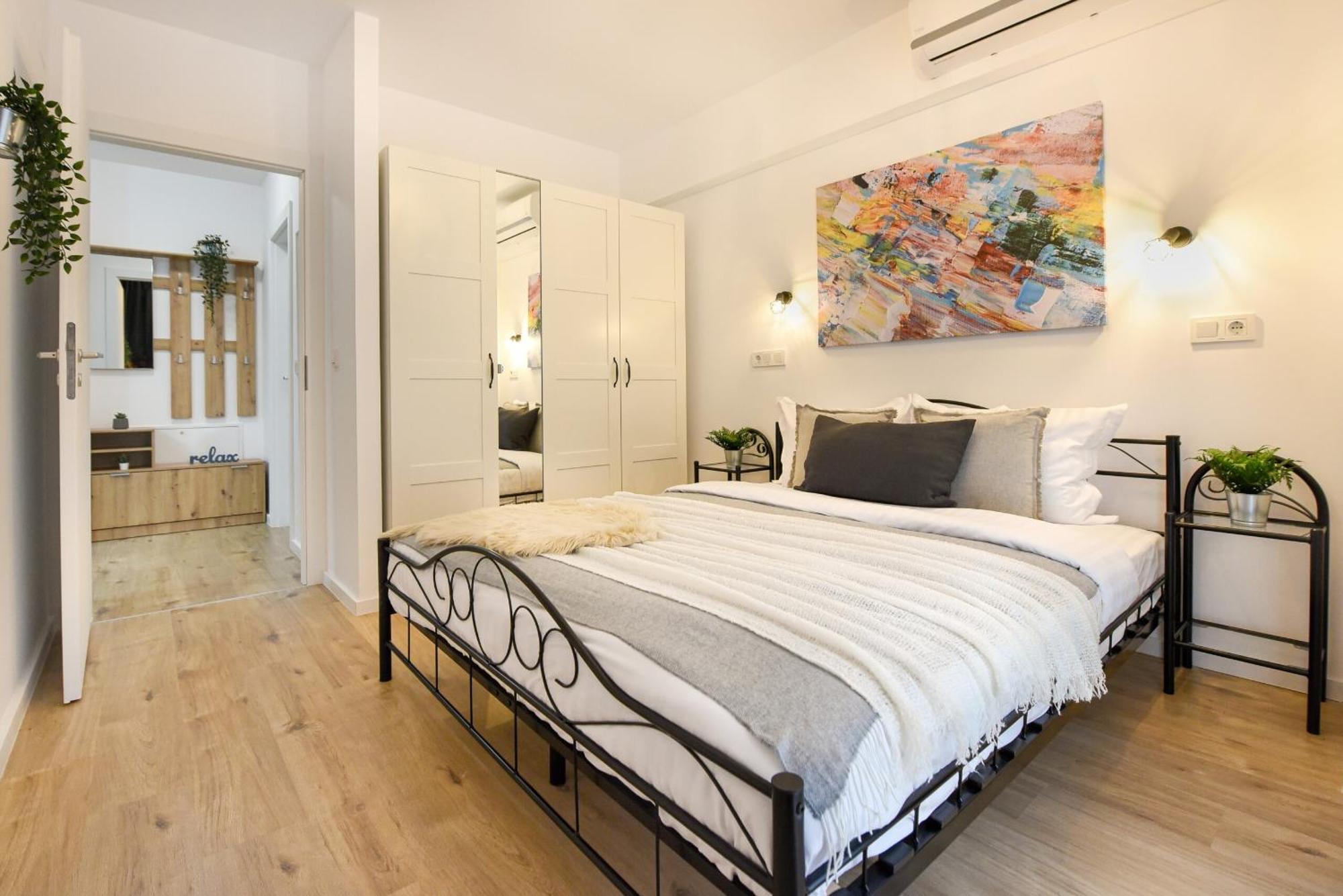 Perfect Stay: Urban Heaven In Aviatiei Business Area Bukares Ruang foto