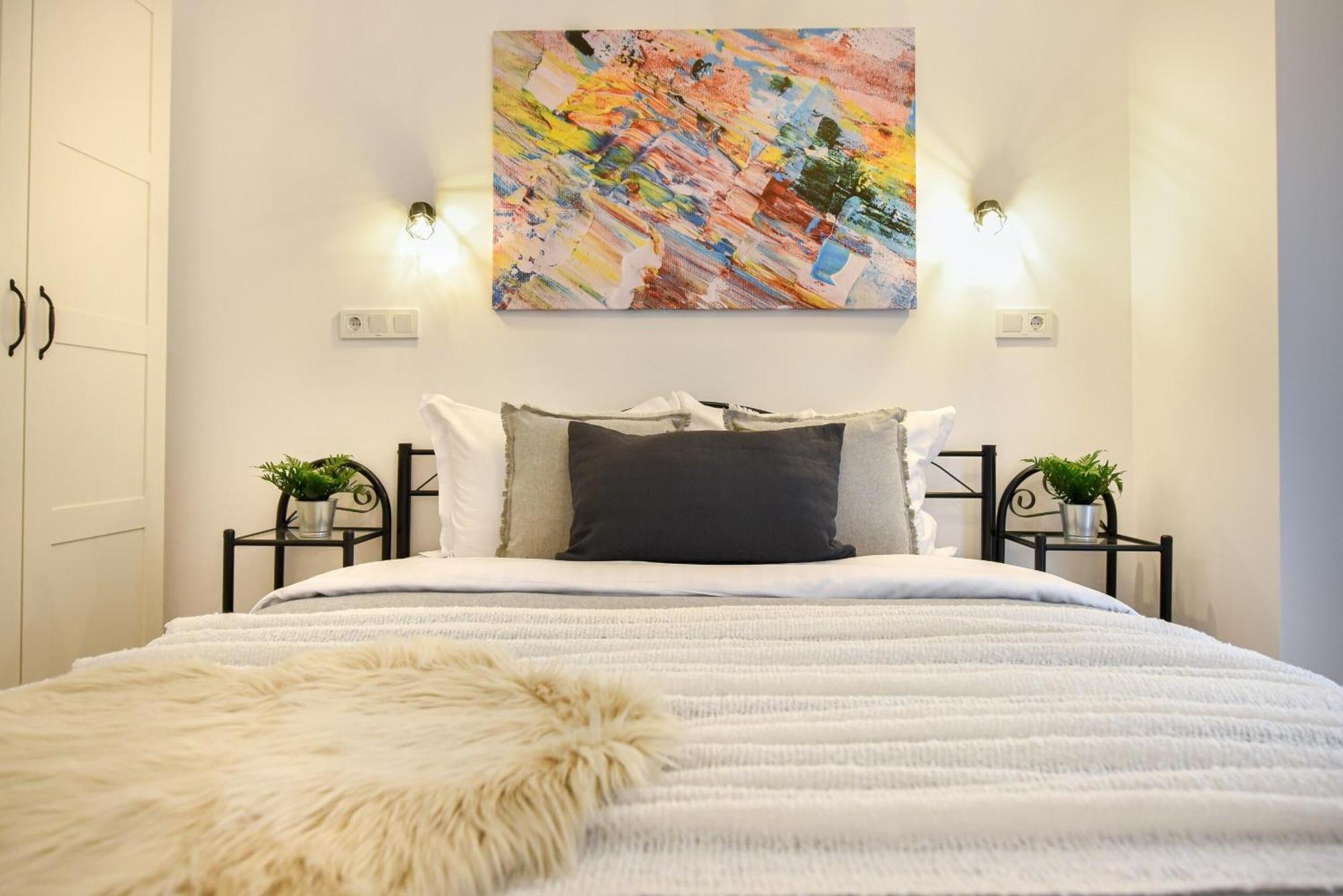 Perfect Stay: Urban Heaven In Aviatiei Business Area Bukares Ruang foto